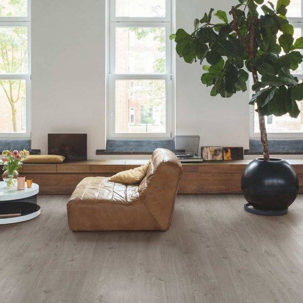 Виниловый пол Quick Step Alpha Vinyl Bloom AVMPU40202 Дуб хлопок уютный серый 4111 фото