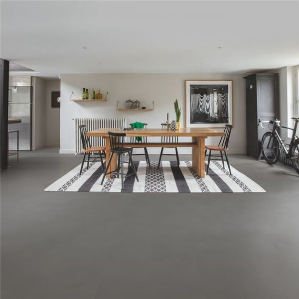 Вінілова підлога Quick Step Ambient Click Plus 40140 Мінімальний помірно-сірий AMCP40140 фото