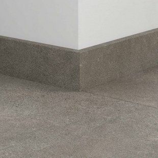Плинтус Quick Step Цементный антрацит QSVSKDB20310 фото