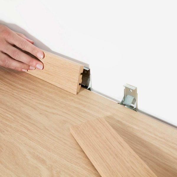 Затискачі для стандартного плінтуса Quick-Step  QSCLIPSKME95A фото