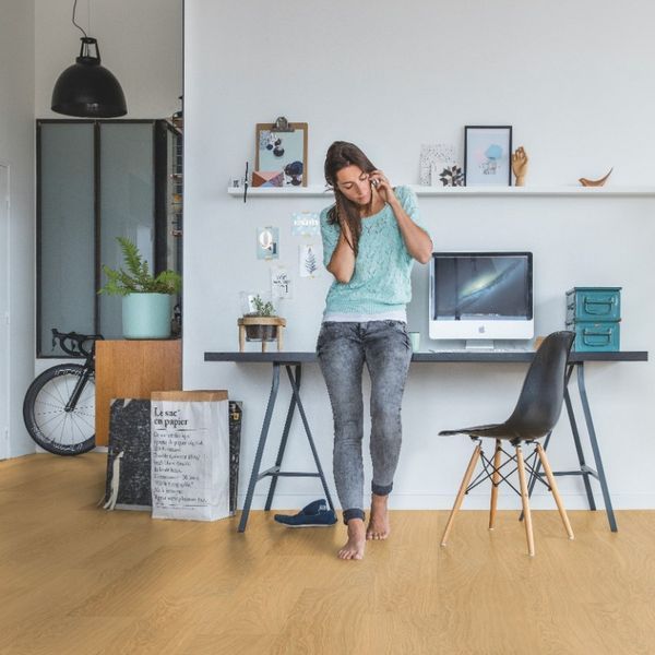 Виниловый пол Quick Step Сiro Herringbone Дуб чистый мед AVHBU40098 фото