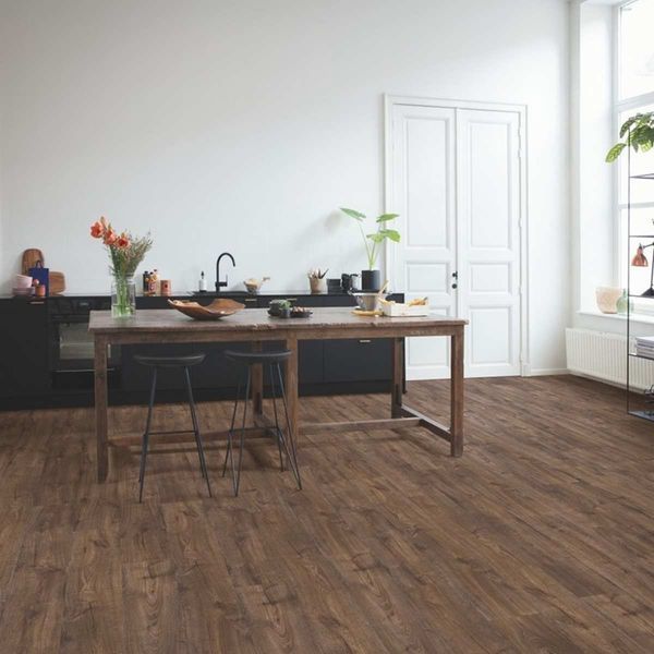 Виниловый пол Quick Step Alpha Vinyl Bloom AVMPU40199 Дуб осенний шоколад 4110 фото